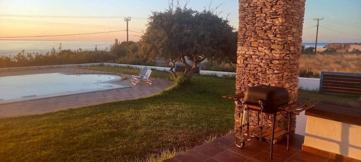 לקניה Cristelia Seafront & Pool Villa מראה חיצוני תמונה